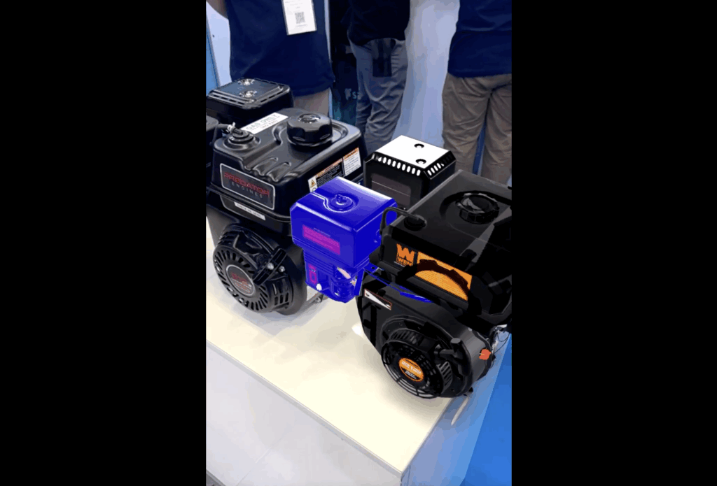 iPadを実際の機器にかざすと、その横に3Dモデルの“双子”(デジタルツイン)が出現。作業手順に沿って、目の前の機器とARモデルを見比べながら作業を進めることができます。